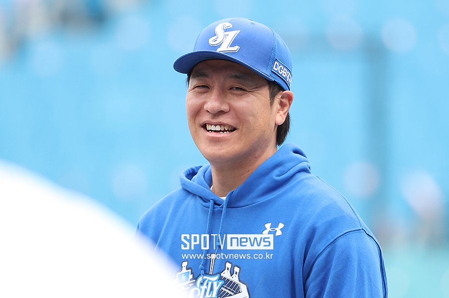 [공식] ＂KBO리그 최초 생애 4번째 FA＂ 강민호 삼성과 2년 최대 20억 원 계약 완료! (출처 : 네이버 스포츠) naver.me/GKbJrBfC