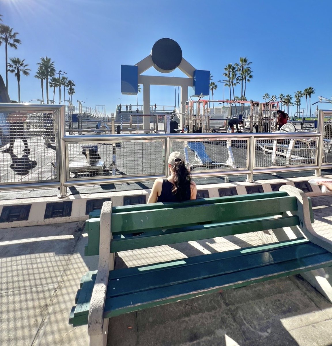 Diana_in_Winter's tweet photo. @RealMrBean99 @TheHistoryOfTh2 @fradmin #NoCanDo #NoCowboyBootsForThisGal
Walked in Venice this afternoon and took this gym photo for you along the boardwalk. https://t.co/ud7BU8aMQh