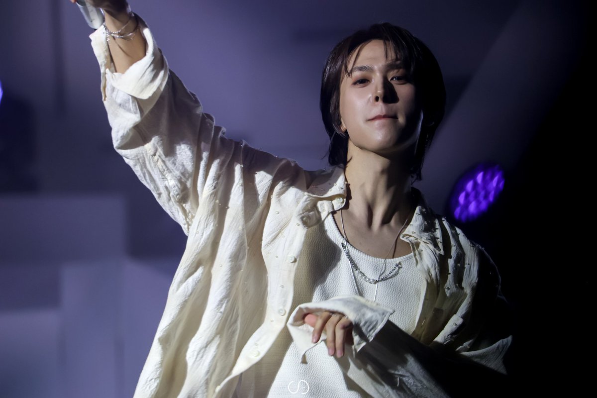 ssol_97's tweet photo. 251214 EVER+ 손동운 콘서트_막콘
#손동운 #손동운콘서트 https://t.co/2BGyJHySJ8
