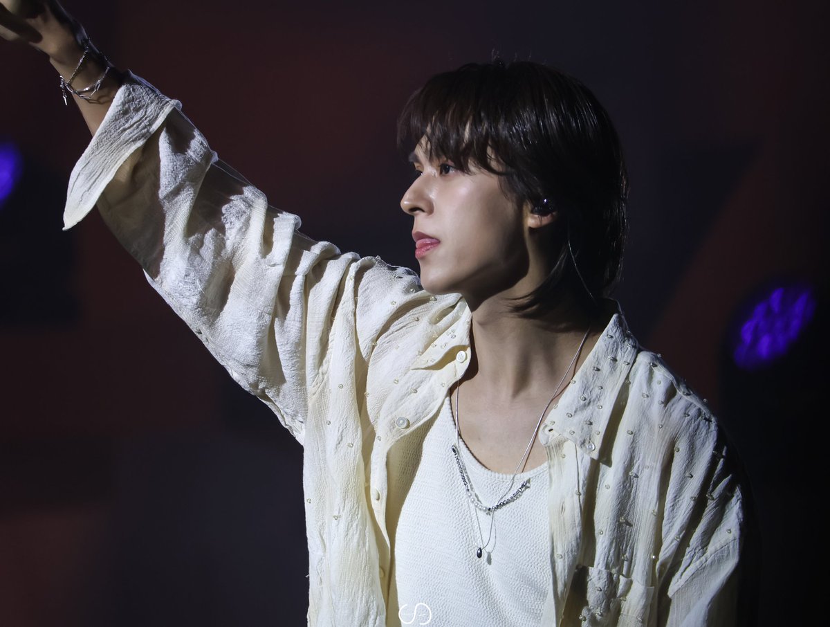 ssol_97's tweet photo. 251214 EVER+ 손동운 콘서트_막콘
#손동운 #손동운콘서트 https://t.co/2BGyJHySJ8