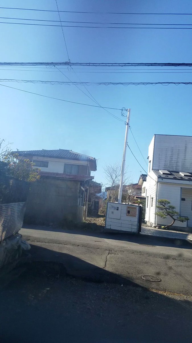 TRACKYAROU2's tweet photo. 目立たないように黒い土かけて少しずつ掘り返してんの┐(´～`；)┌。普段からすげーしみったれた生活してるのがもう分かる。老害て変化を許さないからなー…。それうちの問題でお前に何の関係もねーだろ、て。昔からイカれてるらしいけど。ドケチで貯金貯めたのも使わないで死んで国がほとんど没収だろ https://t.co/WnY81I9IRO