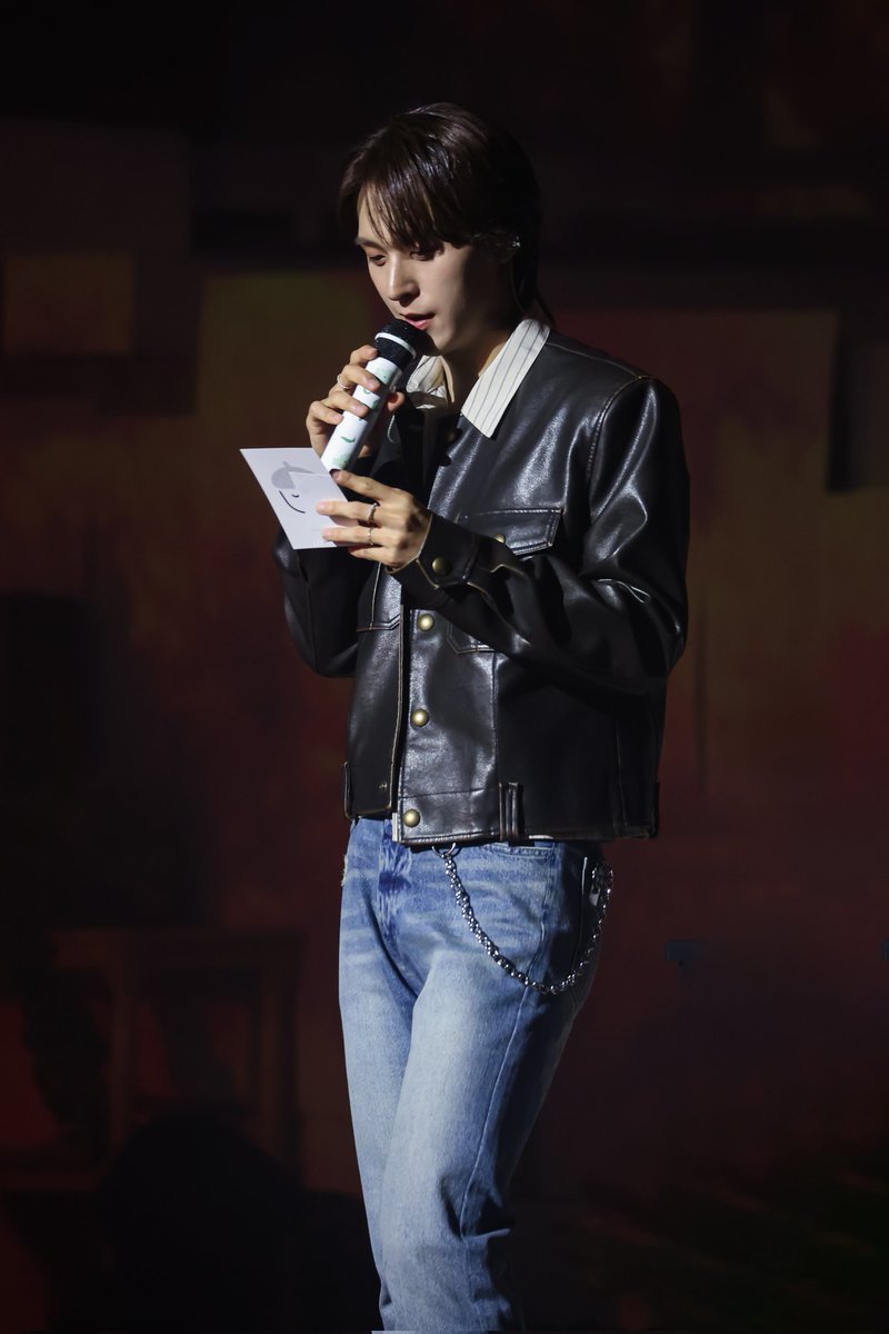 ssol_97's tweet photo. 251214 EVER+ 손동운 콘서트_막콘
#손동운 #손동운콘서트 https://t.co/OyjFYTIgL1