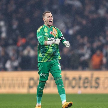 TSL_OfficialTR's tweet photo. Fenerbahçe, Mert Günok'un temsilcisi ile görüşme gerçekleştirdi! https://t.co/be7TGtQN8L