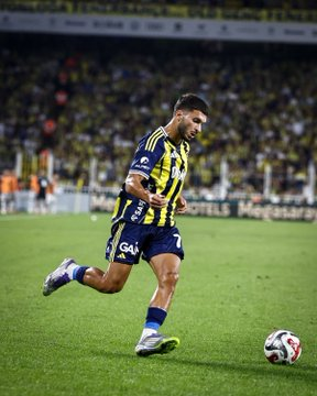 TSL_OfficialTR's tweet photo. Trabzonspor, Fenerbahçe forması giyen Oğuz Aydın'ı kiralamak için resmi teklif yaptı. https://t.co/GQabgAe0CU