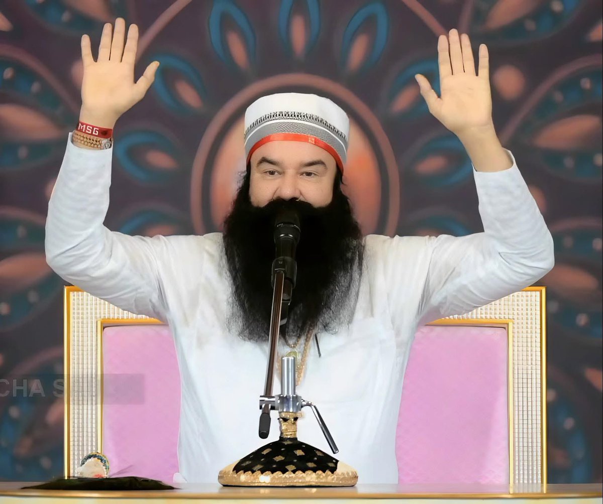 DilkashInsan's tweet photo. Saint Gurmeet Ram Rahim Singh Ji Says That Practicing Meditation Daily Gradually Removes Negative Thoughts. Strengthens In The Mind And Prevents Small Things From Affecting Our Mood And Life.#MentalHealthTips https://t.co/k2xjsyJyCC