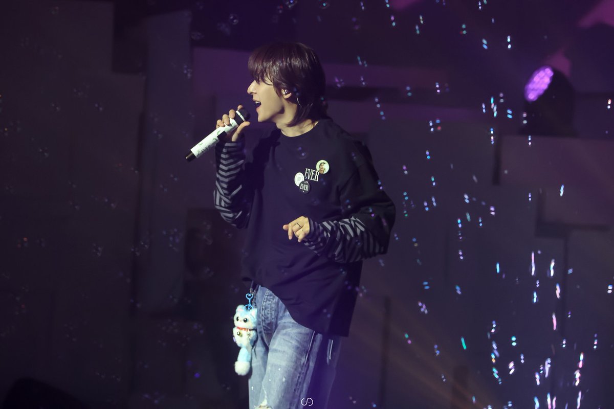 ssol_97's tweet photo. 251214 EVER+ 손동운 콘서트_막콘
#손동운 #손동운콘서트 https://t.co/2hwfdQs2Aj