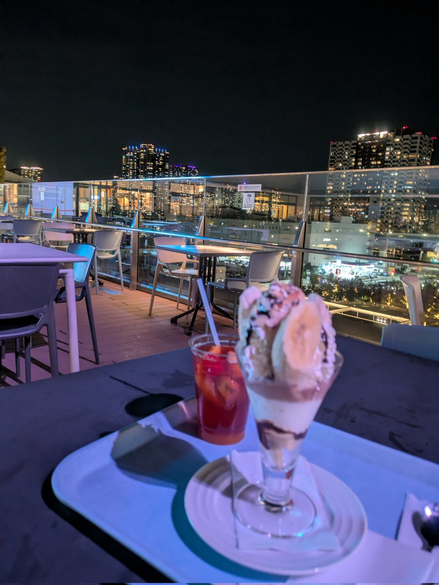 冬に外で冷たい物を食べるのは良い。