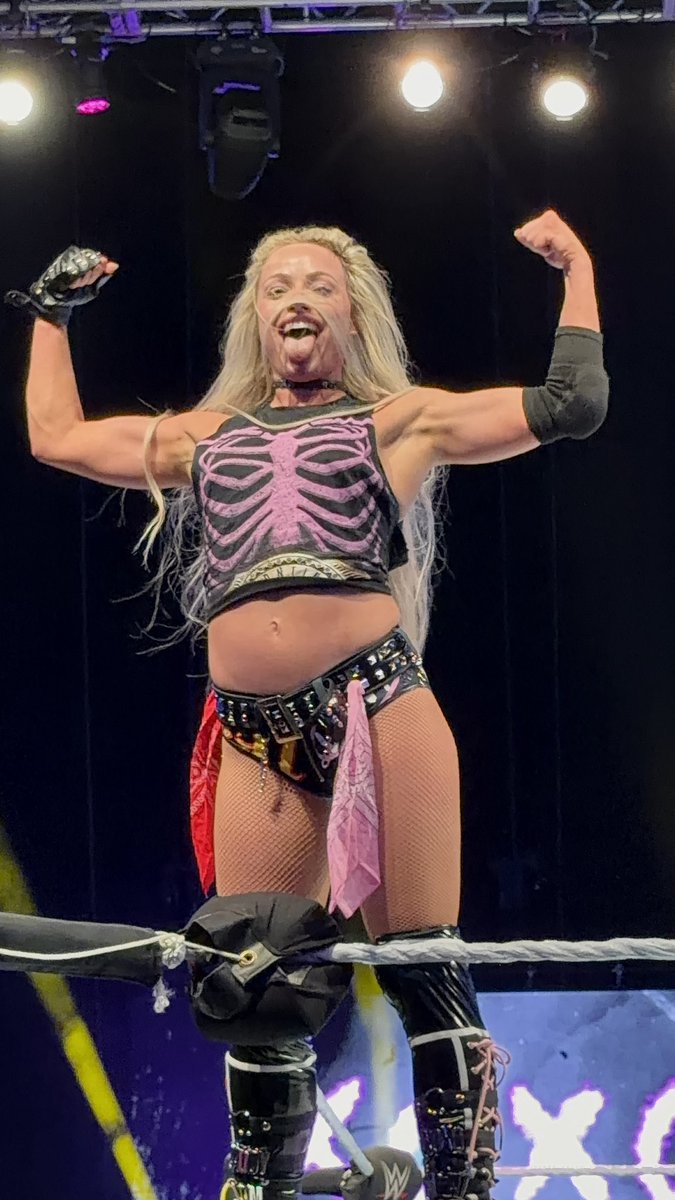 ERlivdom's tweet image. She is so strong 🔥😮‍💨