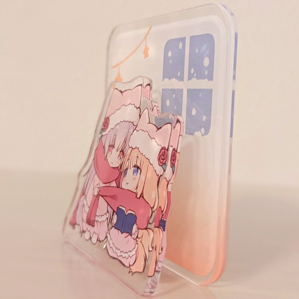 めちゃめちゃかわいいものが完成してしまった…!🥹🫶
新刊セットのアクリルメモスタンドです! 