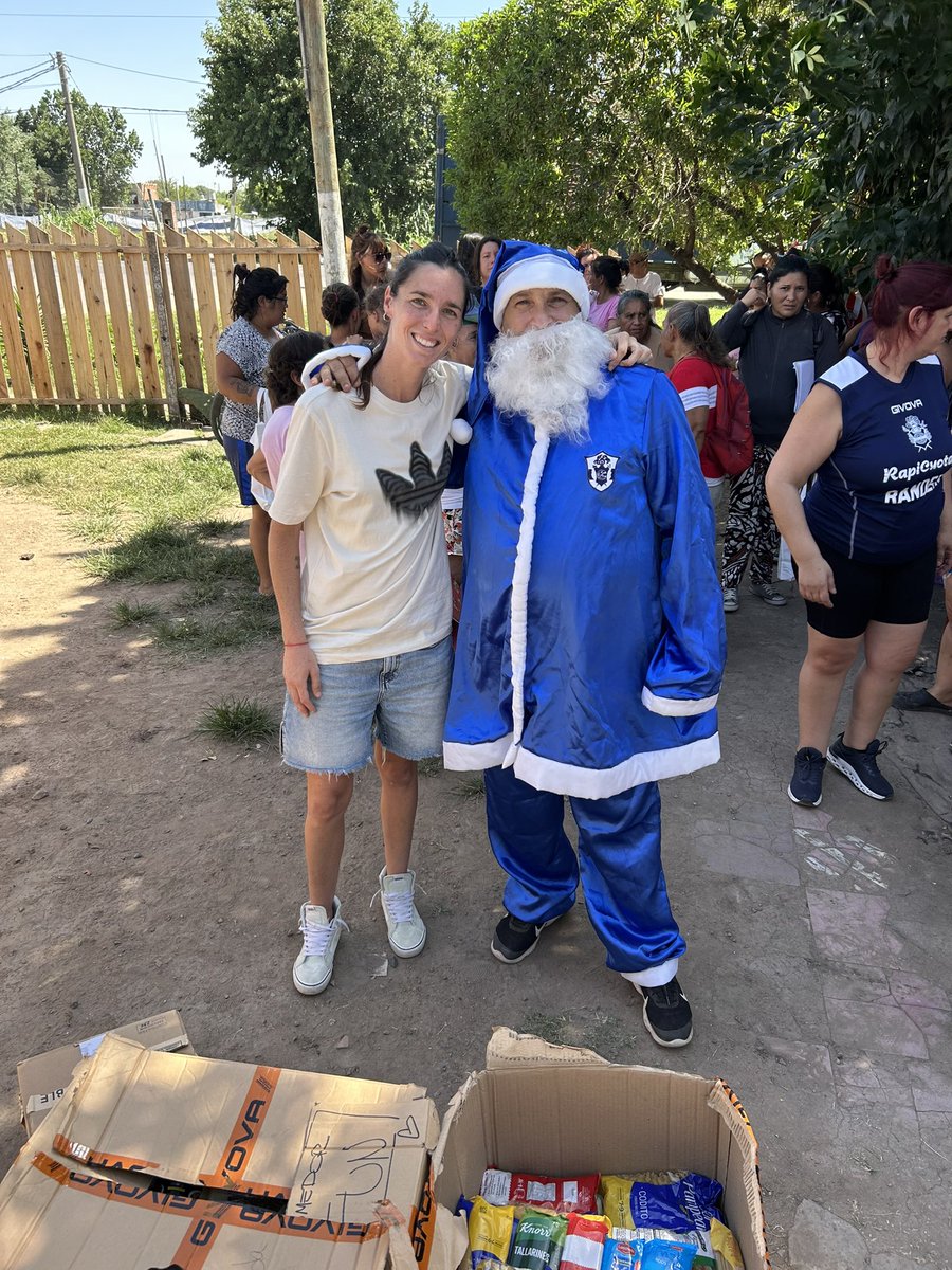 Jornada navidad tripera 💙gracias totales <a href="/laliesquivelOK/">Lali Esquivel</a> ! Las 550 familias agradecen todo el esfuerzo.