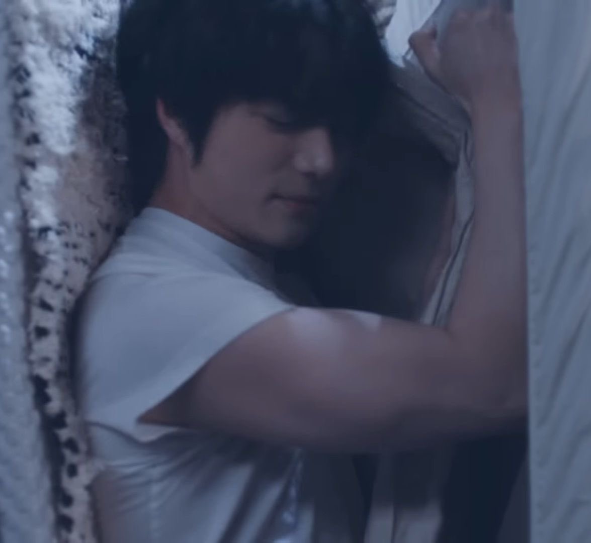 gazwbo's tweet image. when you’re crying watching the panic mv but these frames show up