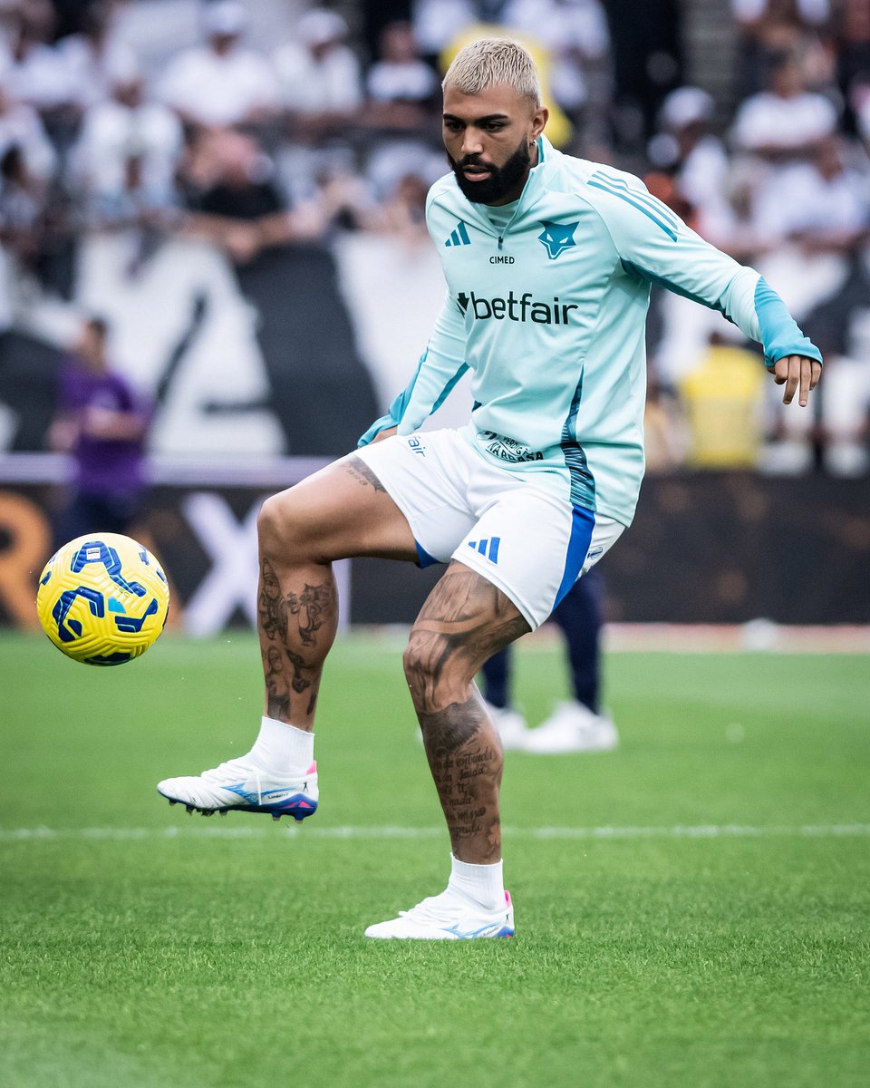 futebol_info's tweet photo. Em enquete do @geglobo, Gabigol, do Cruzeiro, é eleito a pior contratação da Série A em 2025.

TOP-3:
1. Gabigol (Cruzeiro) - 51,78%
2. Emerson Royal (Flamengo) - 9,65%
3. David Luiz (Fortaleza) - 6,09%

📸 Gustavo Aleixo/CEC https://t.co/ozQhSTvoIu