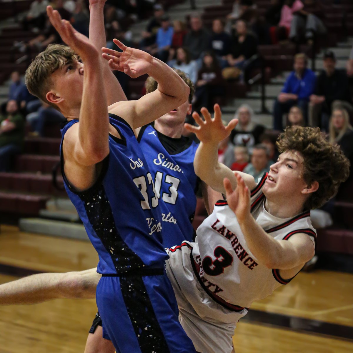 Ashland Invitational Tournament Game 4 underway
<a href="/Tomcat_Hoops/">@TomcatHoops</a>. <a href="/LawrenceCoSch/">LCSchools_KY</a>  vs. <a href="/SKHSAthletics/">Simon Kenton Athletics</a> #ashlandinvitationaltournament