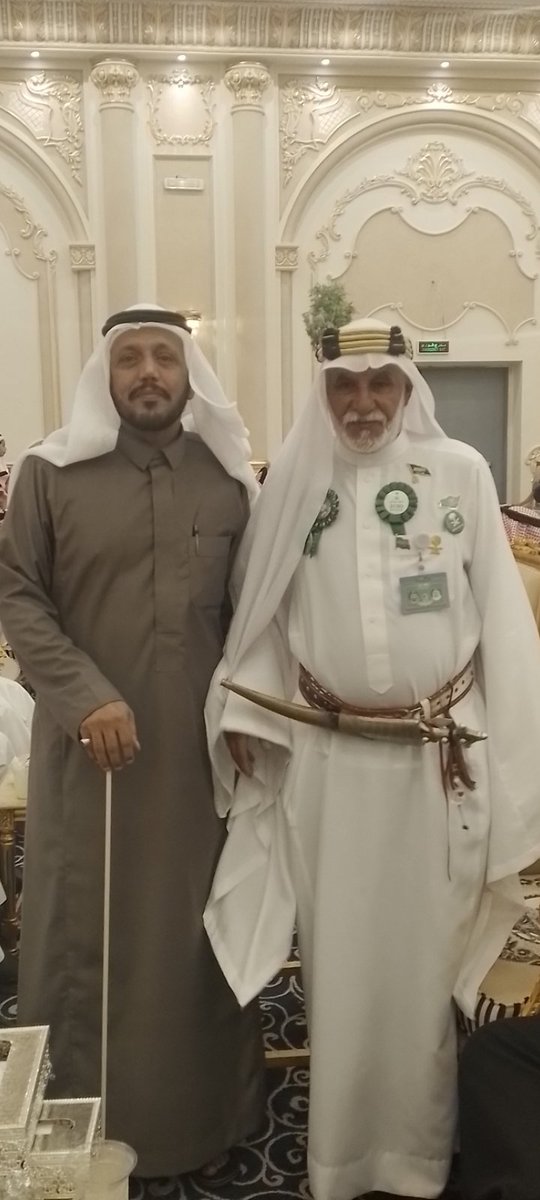 الشيخ سالم مرضي الزهراني صاحب متحف في الباحه والاستاذ محمد غالي الترجمي