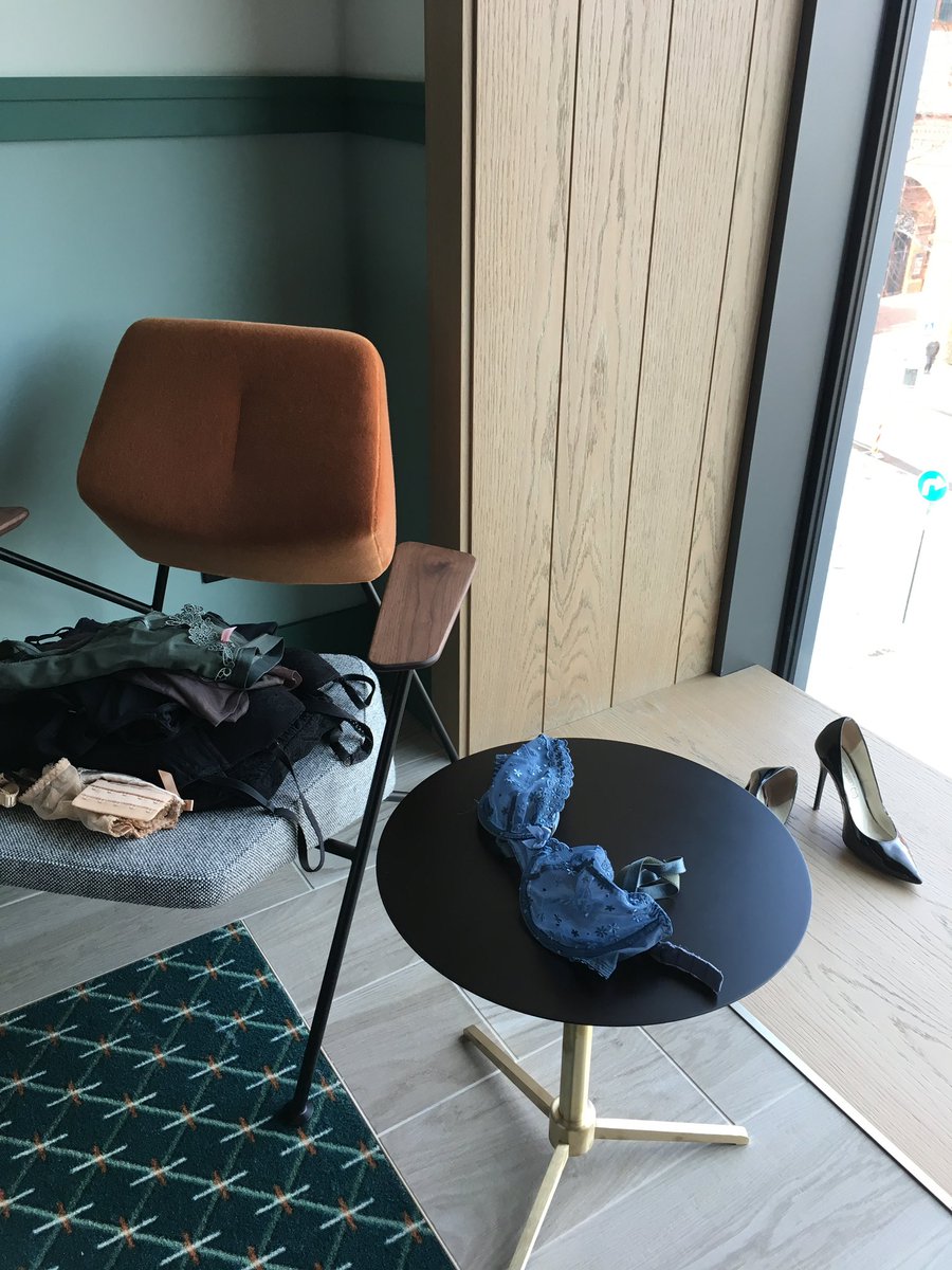 Jess (legs,legs) tweet media