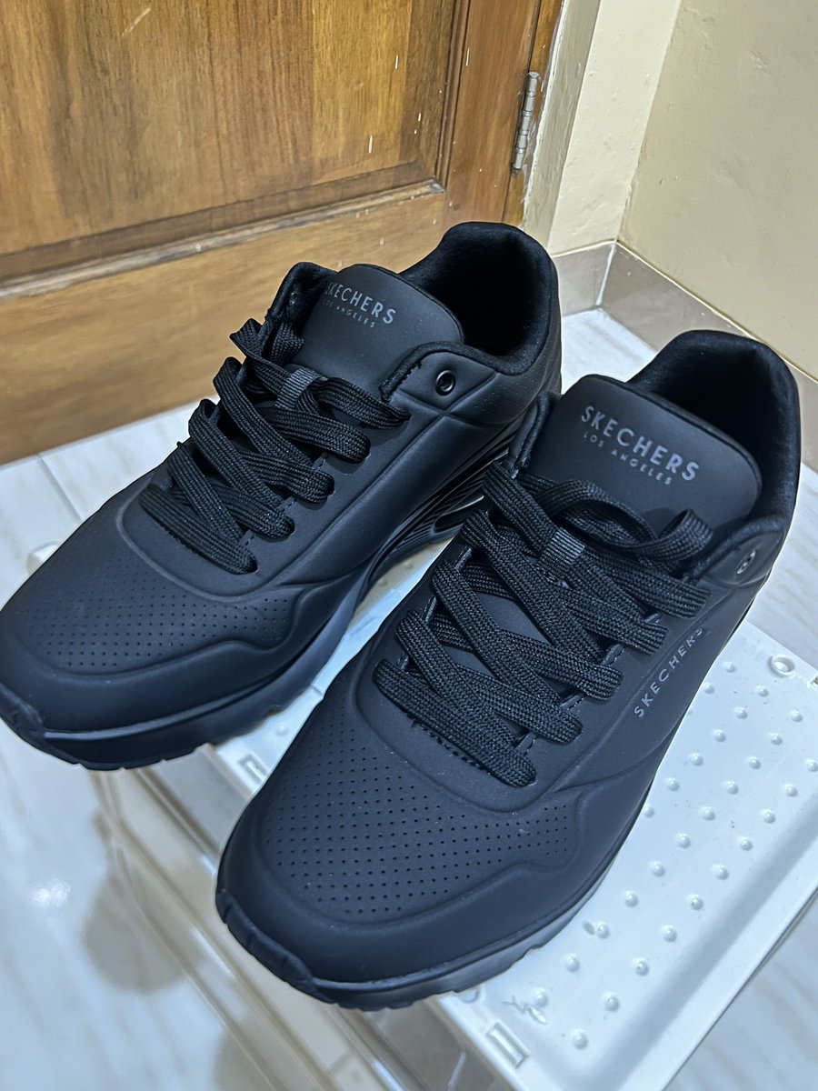 bbcinurarea's tweet photo. want to sell 👟
sepatu skechers ori (belum dipake samsek) kmaren beli di web toko nya, jd gk bisa nyoba, gw kira size 42 masih muat di kaki, tpi ternyata kaki gw udh nambah size. Dijual aja karena gak bisa dipake sama sekali terlalu kecil. https://t.co/wZ9kWP2fAT