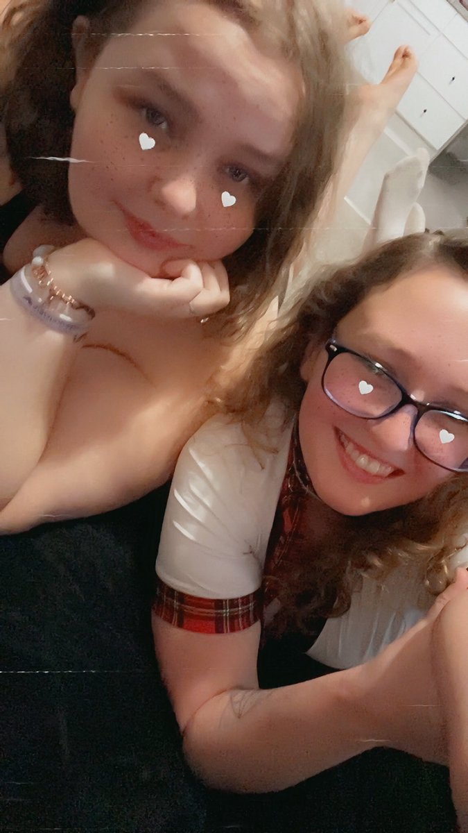Goddess_Ivy2828's tweet image. We’re live right now! Come and watch us on @Yayme9060’s page and let’s have some fun 😘

Findom cuck paypig whalesub foot fetish