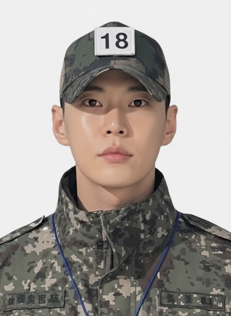 โดยองในชุดทหารหล่อจริงๆนะ 🥹🥹🥹🥹