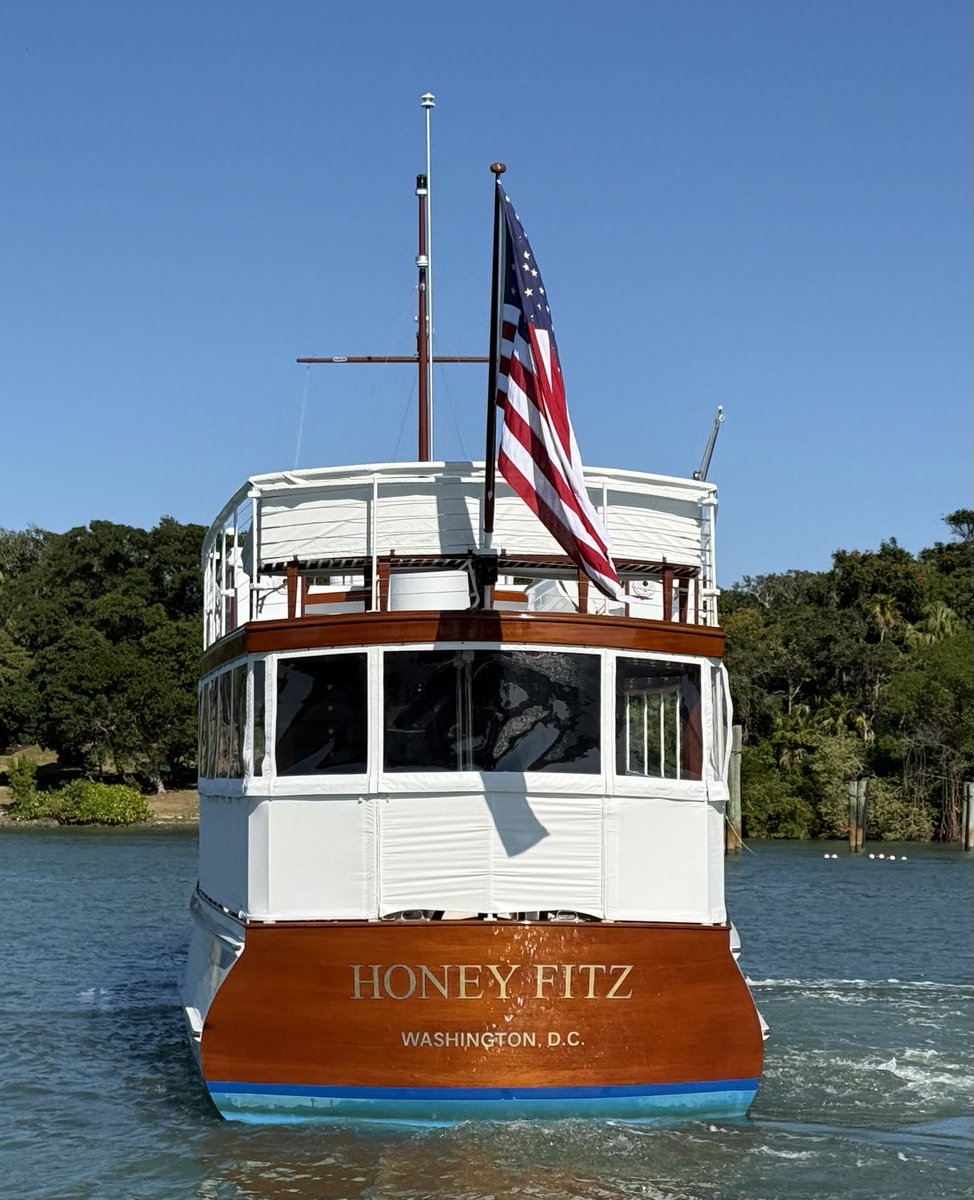 JohnCLeonard's tweet photo. Presidential Yacht Honey Fitz, Jupiter Florida.. https://t.co/pFWiXQCh14