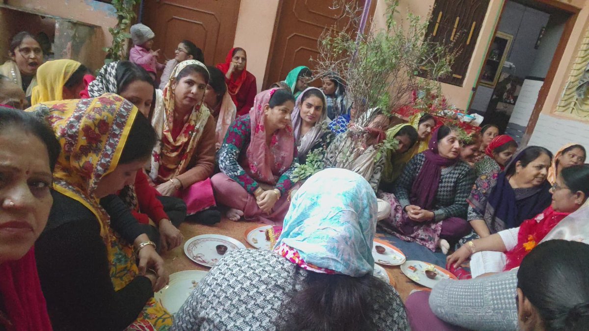 #GlobalCelebration

Sant Shri Asharamji Bapu gifted the nation and the world the unique tradition of Tulsi Pujan Diwas.

People joyfully performed Tulsi Pujan in Shivaji Colony, Niwai (Raj.) and Sindhi Colony, Tonk (Rajasthan).

Glimpses of Tulsi Pujan Diwas