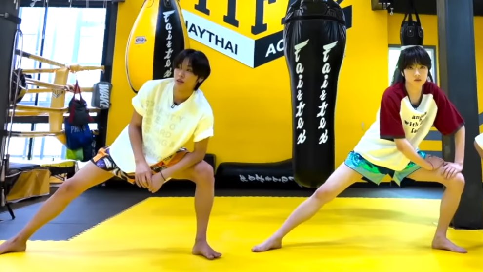 sakuya4rang's tweet image. 리쿠 사쿠 피부톤 차이 미치는 부분