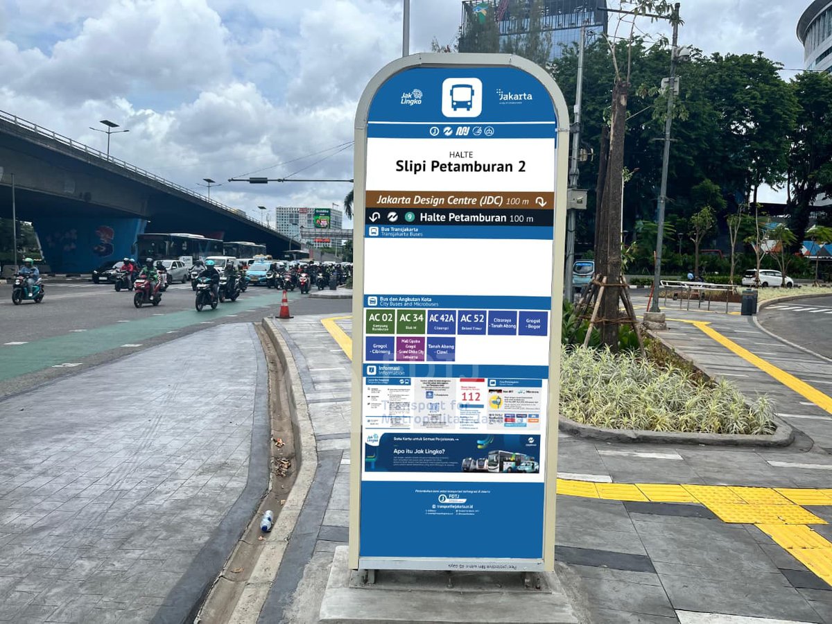 Kebetulan tidak ada layanan TJ yang singgah, namun melayani Transjabodetabek reguler/angkutan lainnya.

Coba kami bantu benerin desain totemnya ya min <a href="/BinaMargaDKI/">Dinas Bina Marga Provinsi DKI Jakarta</a> <a href="/DKIJakarta/">Pemprov DKI Jakarta</a> :

Boleh banget <a href="/BinaMargaDKI/">Dinas Bina Marga Provinsi DKI Jakarta</a> kita kolaborasi lagi untuk Jakarta yang lebih baik 🙌
^g