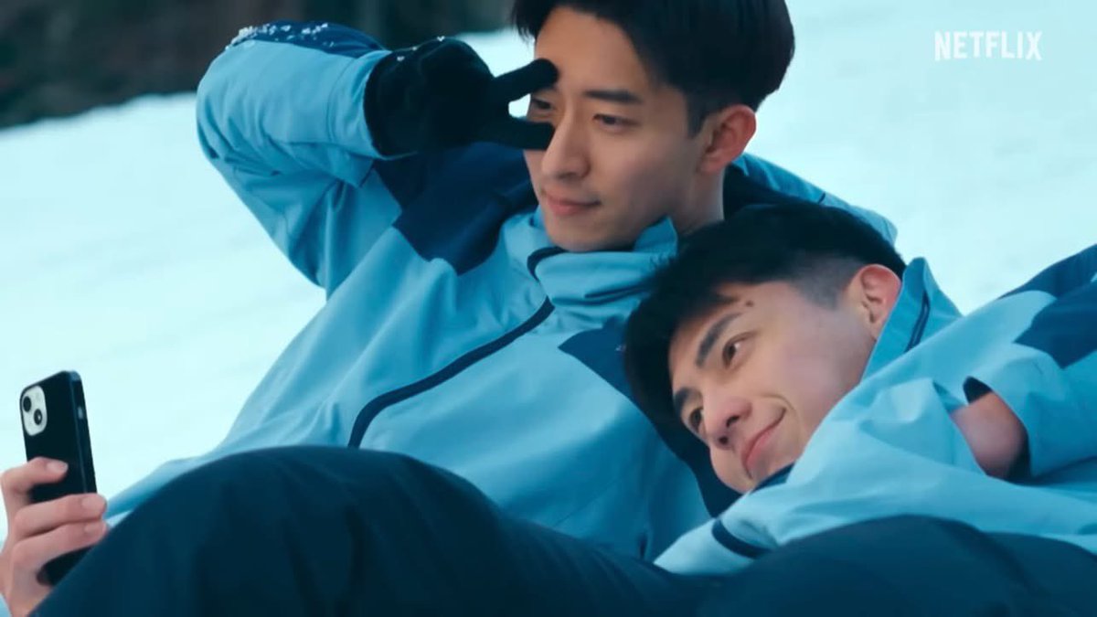 NatetionX's tweet image. Need to be in the middle of this….