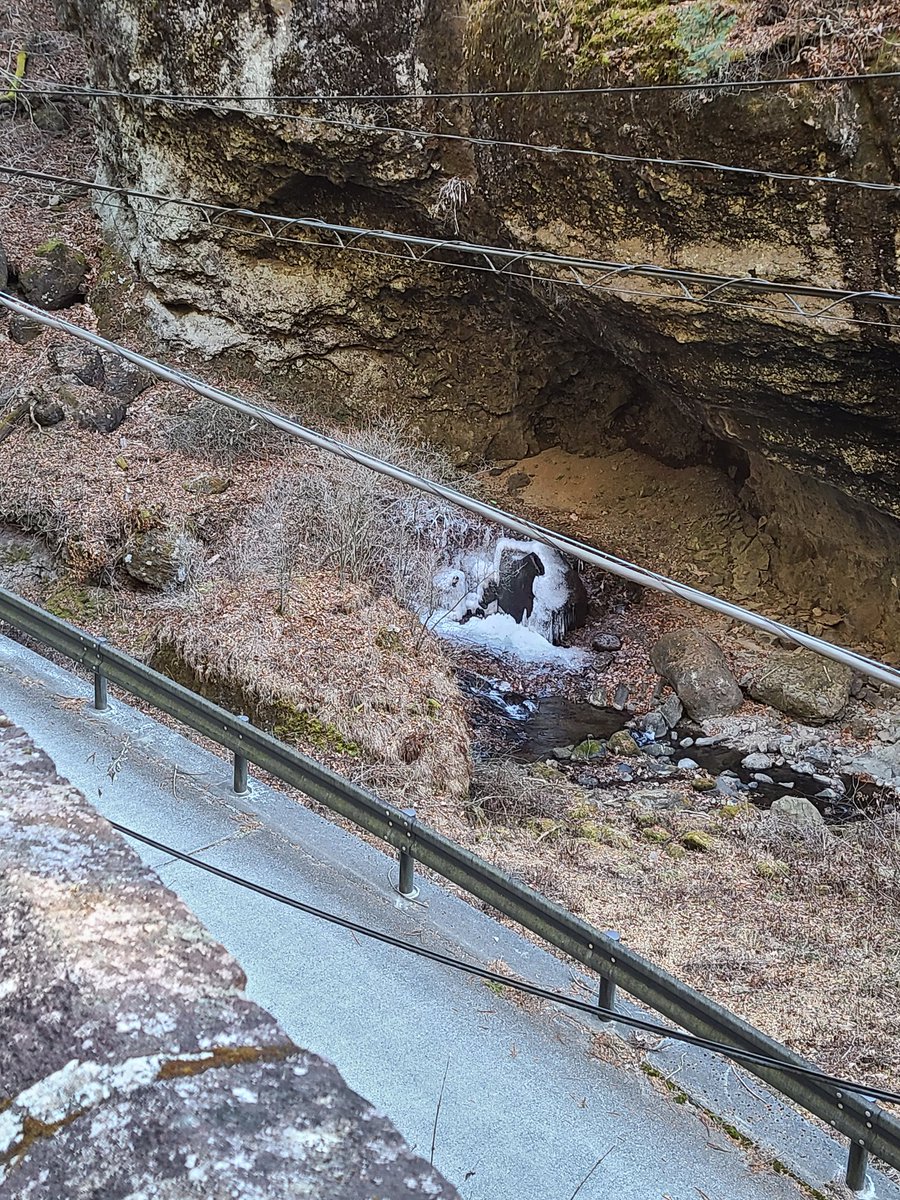 榛名神社行かれる方は防寒しましょう

今日はポカポカ陽気だけど山なのでコレ