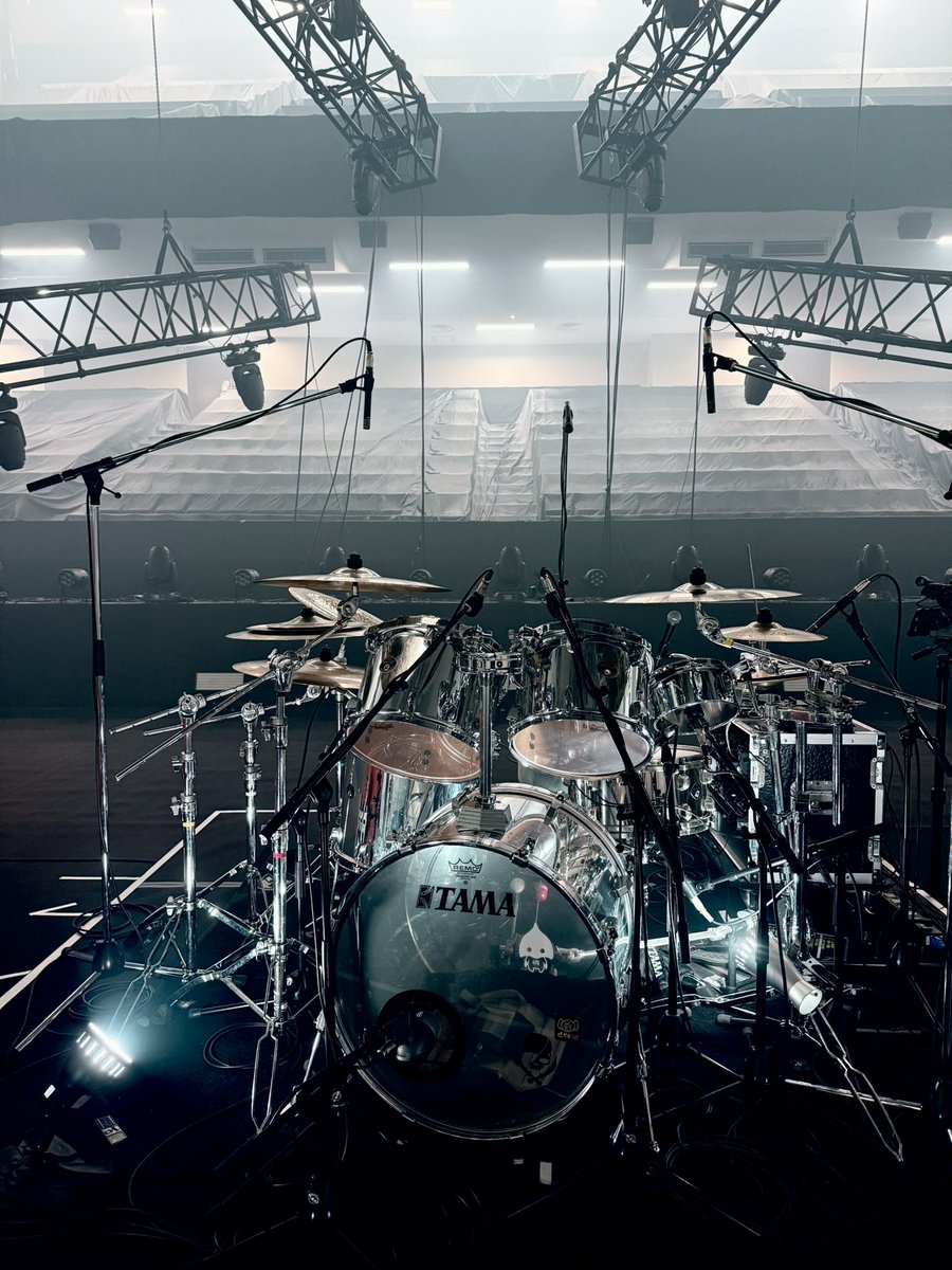 武道館のステージに立っている間、何度も「脱力、脱力」と自分に言い聞かせていました。
力を抜く。思っている以上に、抜く。
それが今回のツアーで、自分が辿り着いた答えでした。