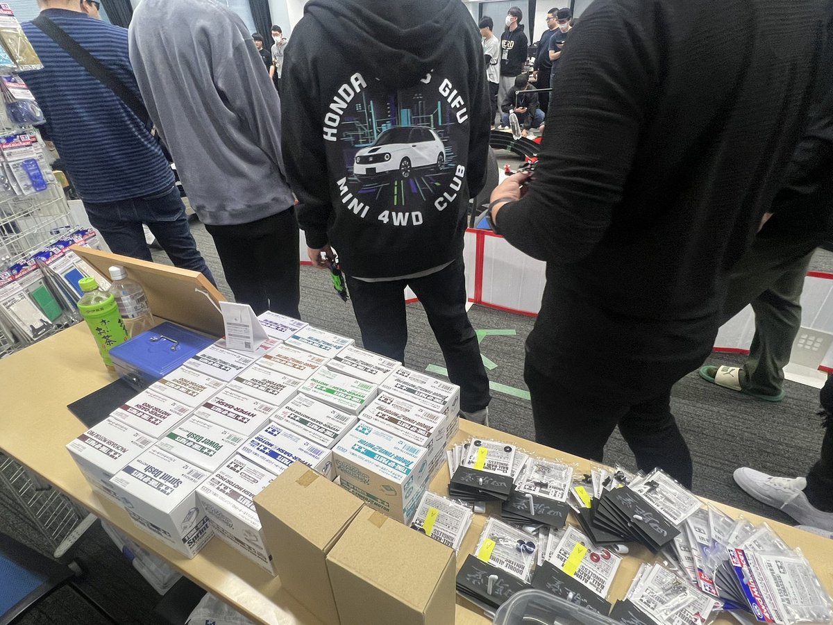 本日RAOHCUPにて物販させていただいております！消耗品はモーターの 