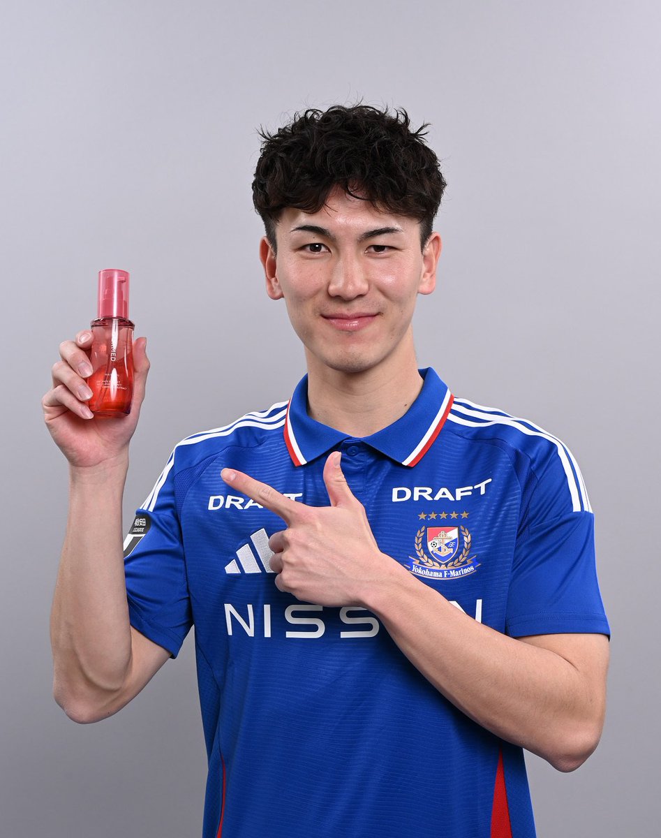 dermed_jp's tweet photo. ✨🎂Happy Birthday🎂✨
#加藤蓮 選手おめでとうございます🎉

🇫🇷お誕生日プレゼント企画🇫🇷
加藤選手ご紹介の
ヘアオイルを1名様にプレゼント🎁

応募は12/28まで
①@dermed_jpをフォロー
②この投稿をRP(引用可)

#fmarinos #happybirthday #堅守美攻 #デルメッド https://t.co/KYLsIZ6VAj