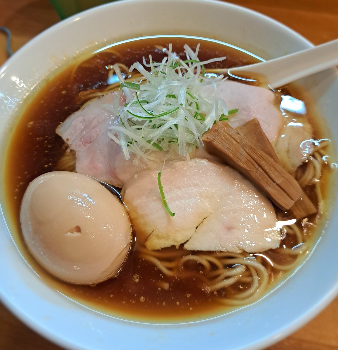 rirakkuma171's tweet photo. 煮干しラーメン美味し！🍜

#藤崎町 #麺屋謝  #ラーメン  #煮干しラーメン https://t.co/7RdBQ3Yoiv