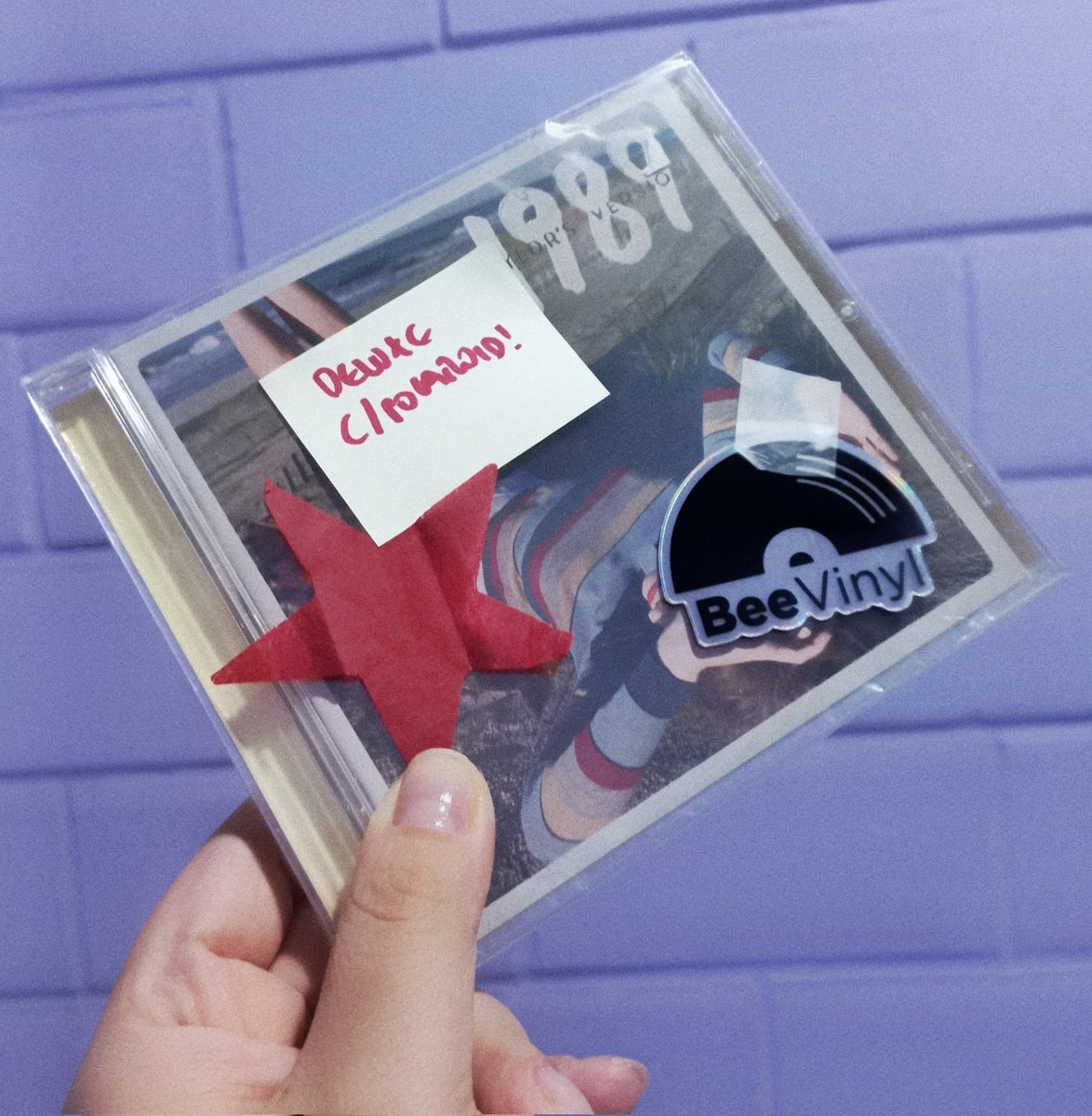 Puede que yo no sea fan de la rubia, pero un éxito el regalo de mi amiguis secreto 🤭. Como siempre, gracias <a href="/Bee_Vinyl/">@Bee-Vinyl.com</a>, nunca fallan.