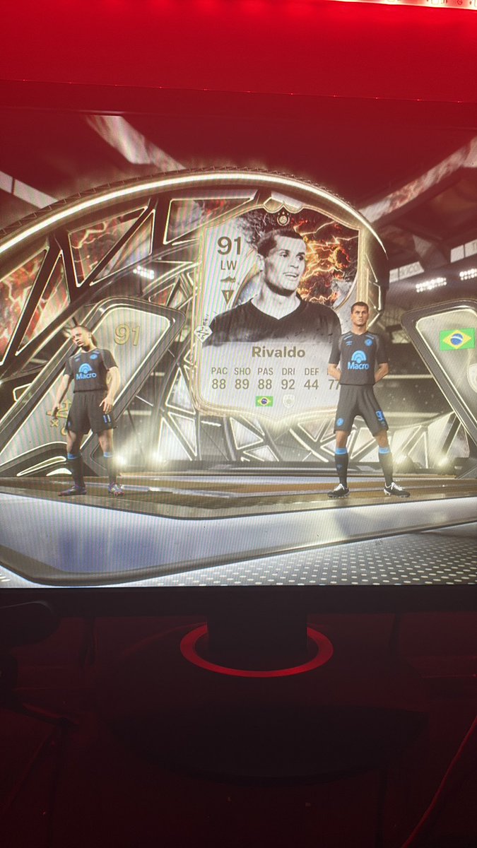 chowgap's tweet image. 85x2 WTF