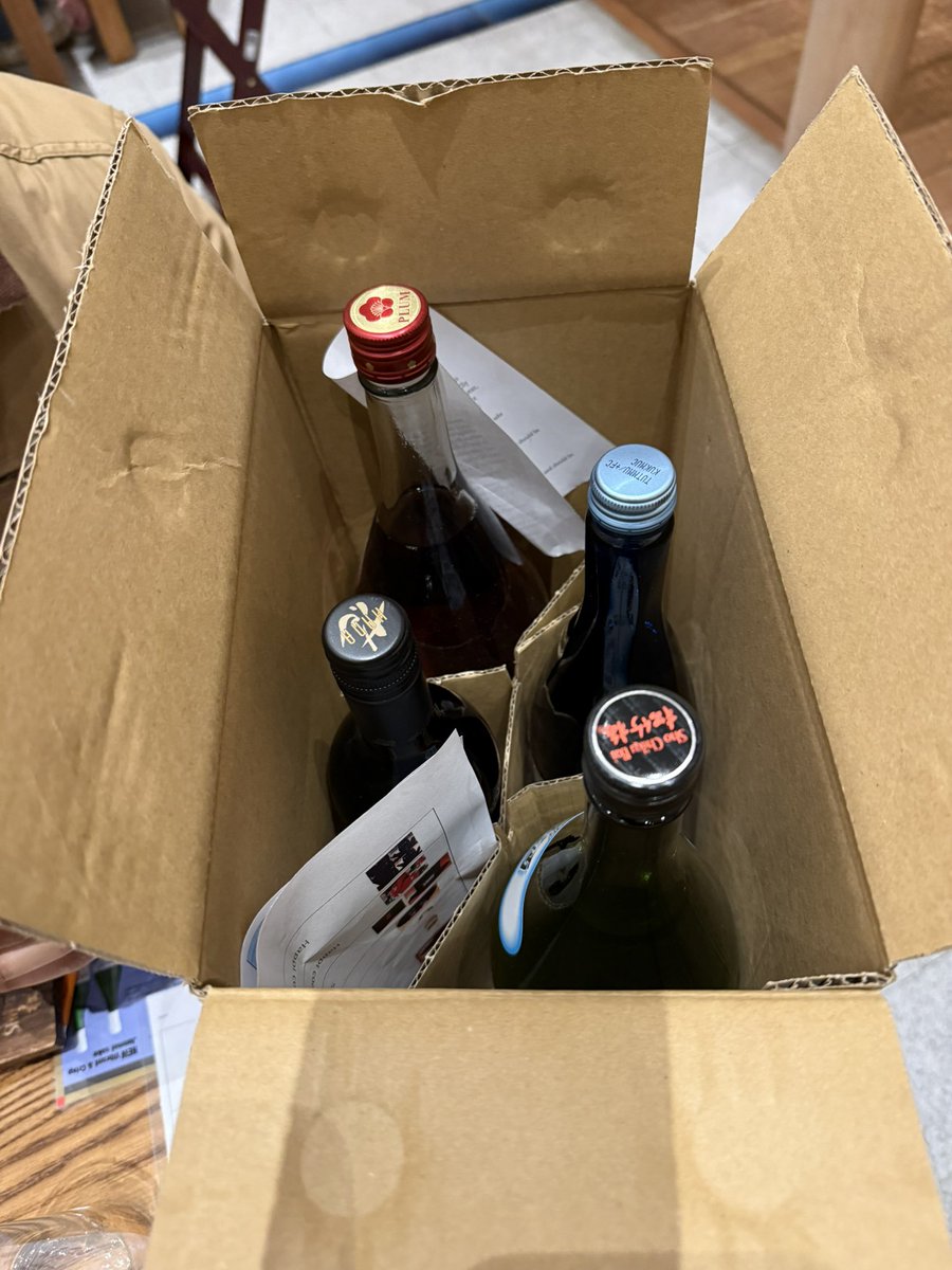 TFTiFreddy's tweet photo. Went sake tasting today. Left with a box of sake bottles. I didn’t know you could mix sake together. Absolutely amazing learning experience 🍶😋 https://t.co/X66n2PfsS5