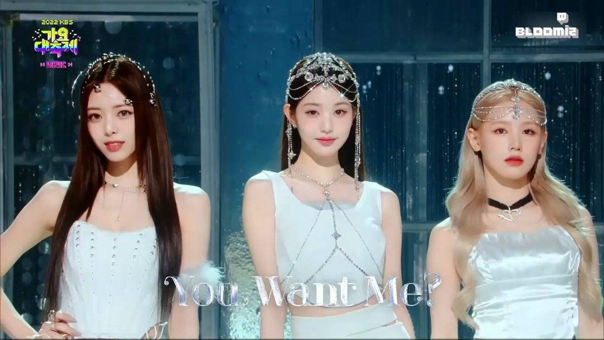 headqueenka's tweet photo. The way the 4th-gen visual reps keep changing but Yuna stays in the lineup every single time. 😂 https://t.co/8wHGAtrF1R
