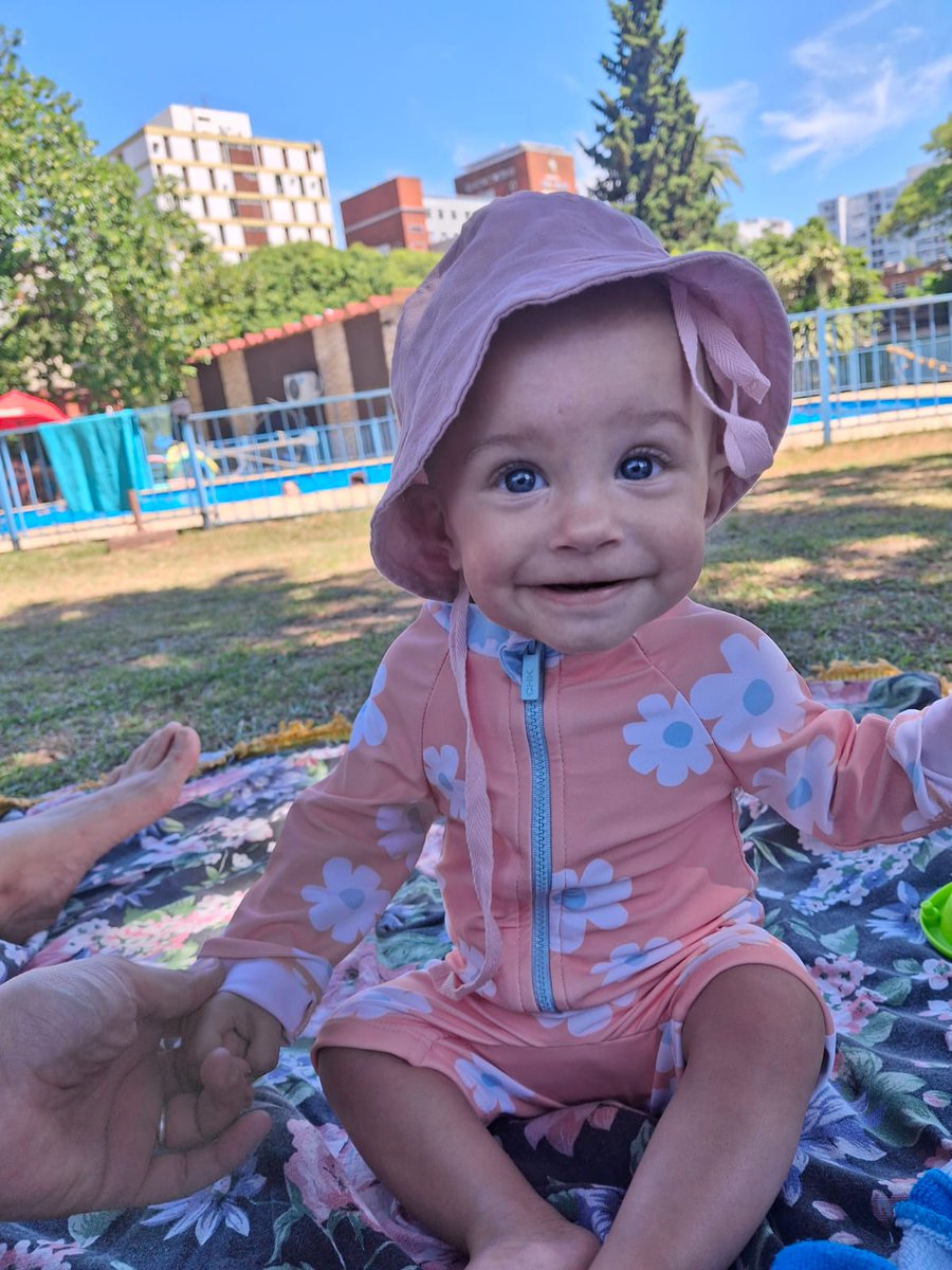 RoVelazquez5's tweet photo. actualizamos: ahora que lolo es hermano mayor se acabaron las fotos solo. 
(si, mi hermana hace hijos muy lindos 😂) https://t.co/xer1JG71Uz