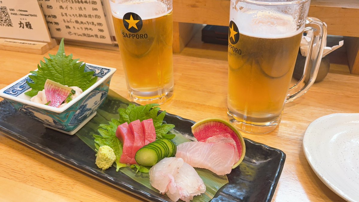 yukanyan81's tweet photo. 2025年の飲み納め🍺

🐱「もう結構来年も週末予定入ってて◯月◯日くらいしか…」
🐼「私のために◯日は空けといて！！月1回くらいはゆかにゃんと飲みたい🥹」
🐱「私もおんなじーーー🥺」

来年もよろしくお願いします🍺💖🍻

(帰り道、ウチら大した話何もしてないよね🤣ってなったヤツらw) https://t.co/HXH3iTwYpL