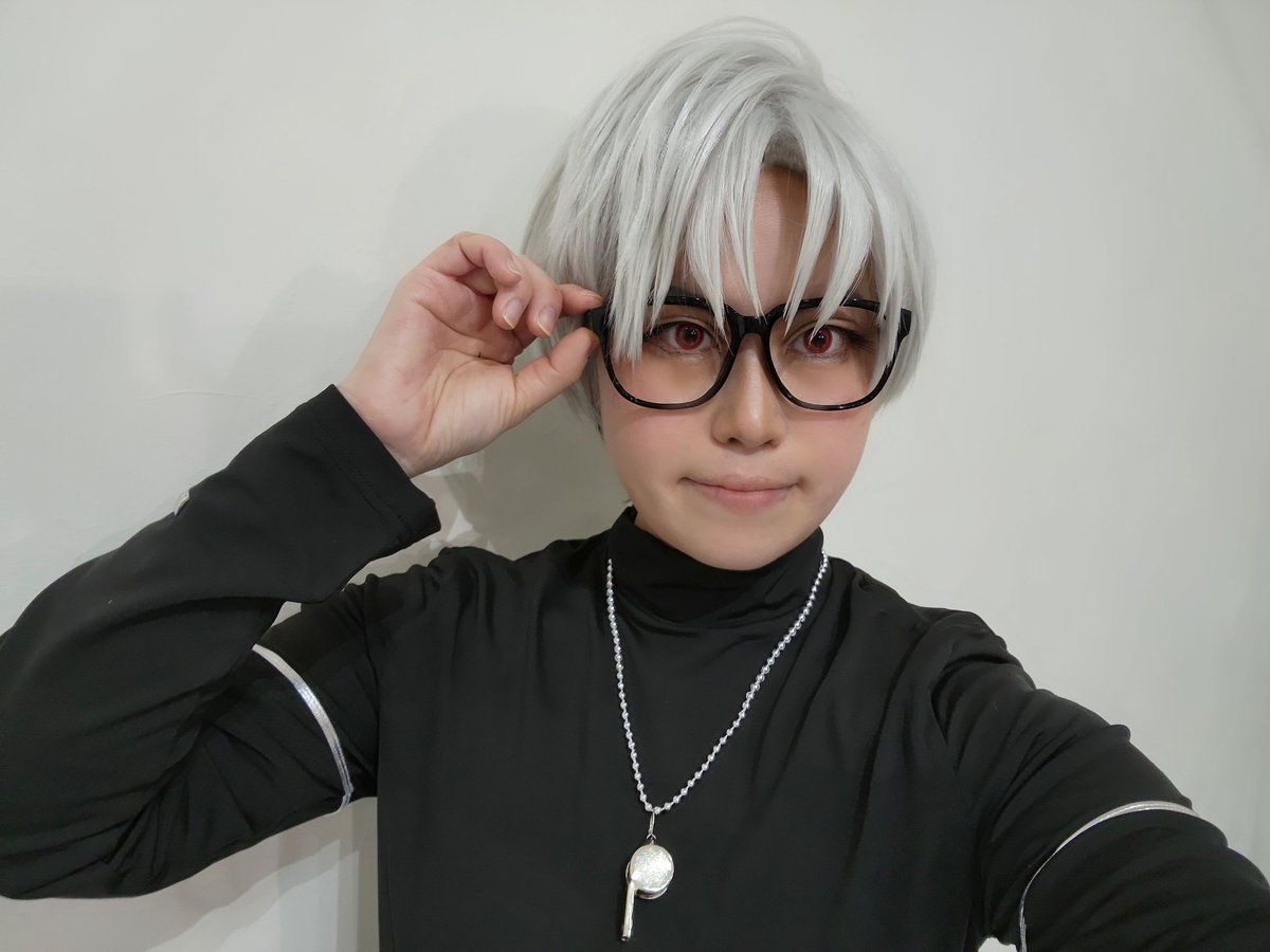 コス写真注意⚠️
昨日の忘年会が楽しすぎたので余韻に浸りながら、ひたすら大掃除中
……の休憩をかねて昨日の自撮りを出しておく

ようやく自分もcrsmになれました！！！