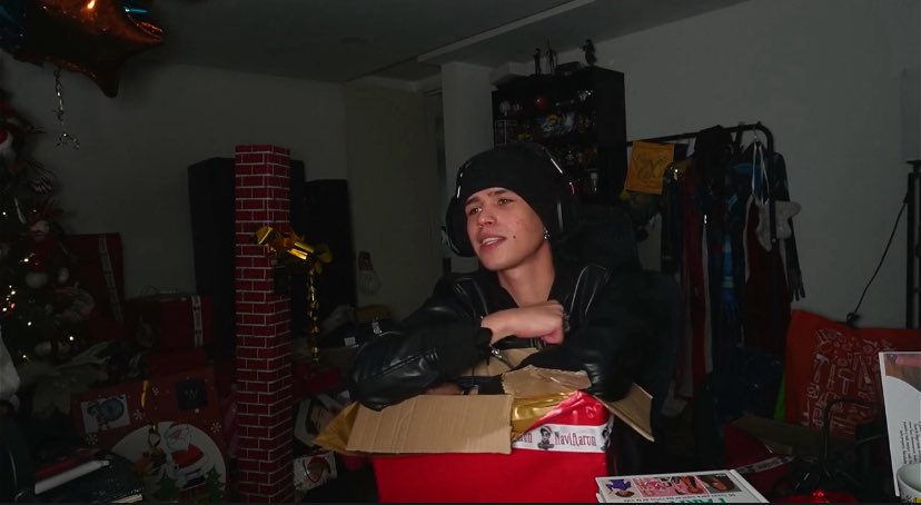 naii_mb5's tweet image. que cambiado está Aaron 😍🫵🏻 mentira Rodri, tqqq JAJAJAJA 

#AaronMercury