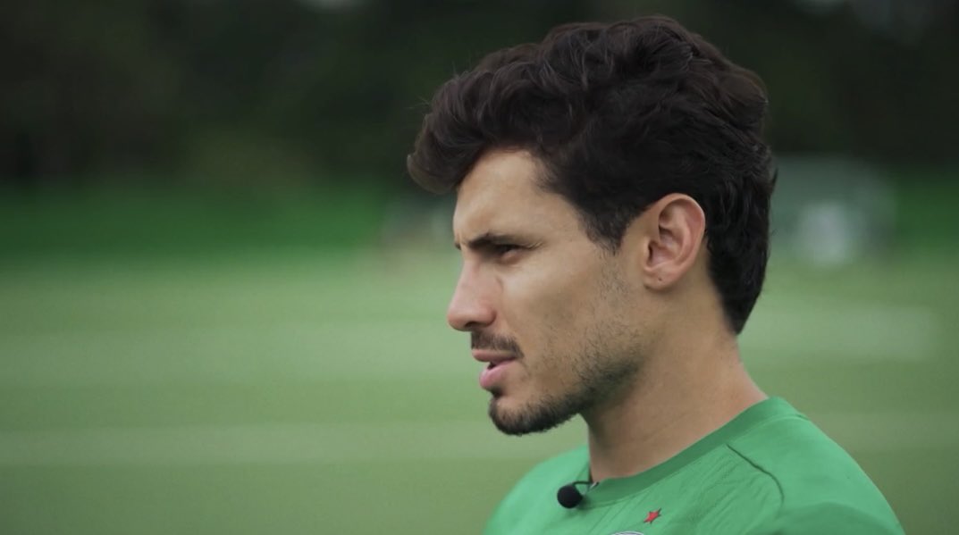 futebol_info's tweet image. Raphael Veiga, sobre o pênalti perdido no vice do Palmeiras para o Corinthians no Paulistão 2025:

“Errei o pênalti, mas não falo que foi ruim por mim. Foi ruim por perder um título na casa do Corinthians, e eu não gosto do Corinthians.”

🗞️ Acesso Total: Palmeiras
📸…