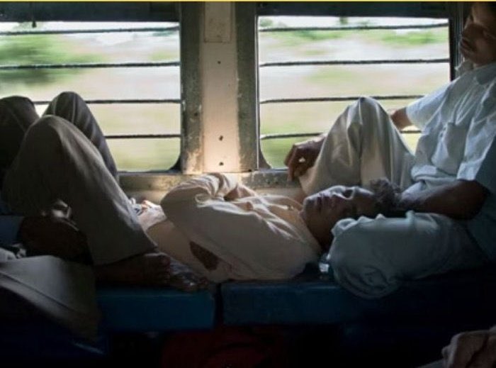 🚨यह सिर्फ़ यात्री की तकलीफ़ नहीं, रेलवे सिस्टम की साख पर सीधा आरोप है।🚨

>> आप थर्ड AC का पूरा किराया देकर टिकट बुक करते हैं।
चार्ट बनता है, टिकट RAC में रह जाता है — फिर भी आप उम्मीद करते हैं कि जैसे ही सीट खाली होगी, पहला हक़ आपका होगा।

>> लेकिन ज़मीनी हक़ीक़त? वो सीट RAC