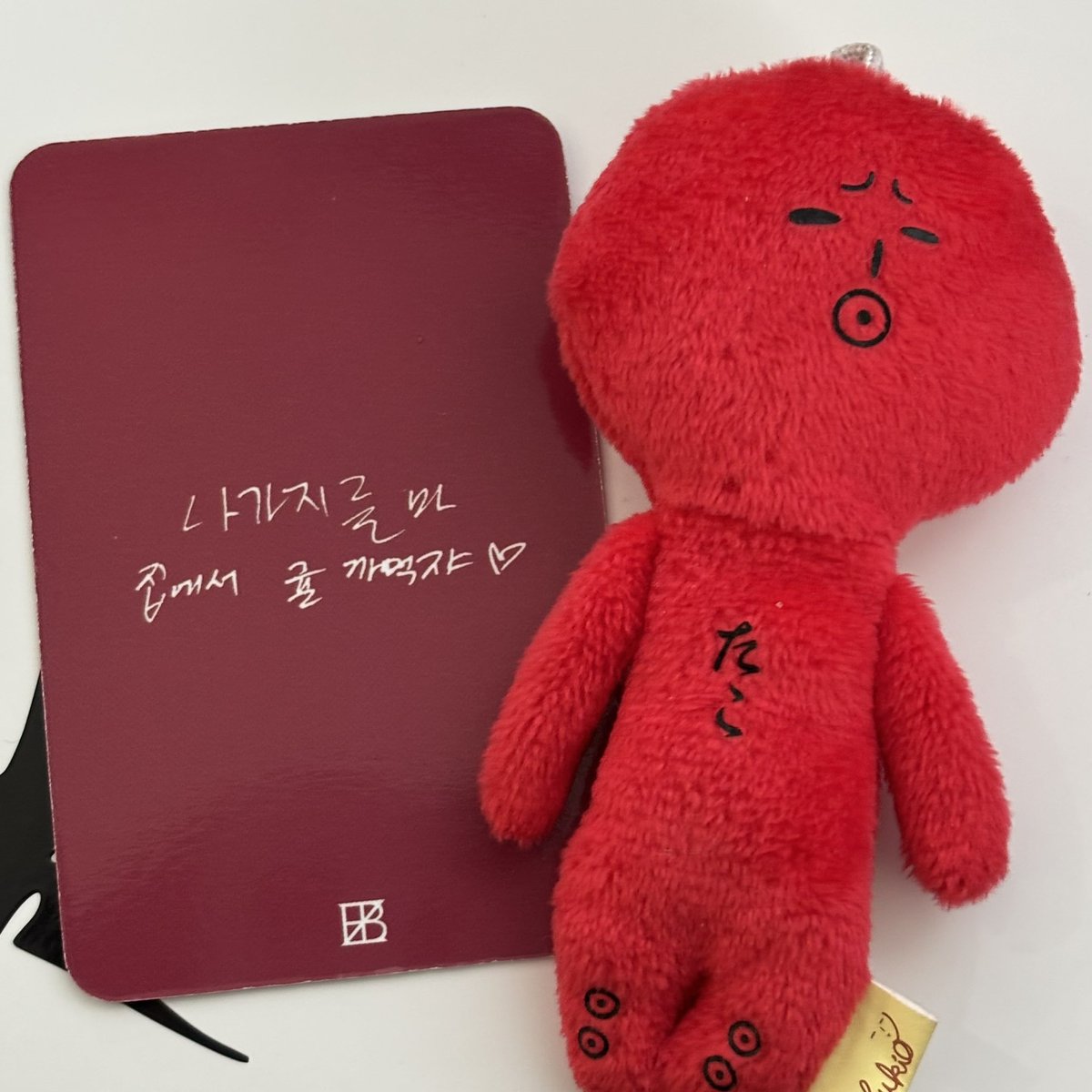 xunxera's tweet image. 집에서 귤 까먹쟈 ♡