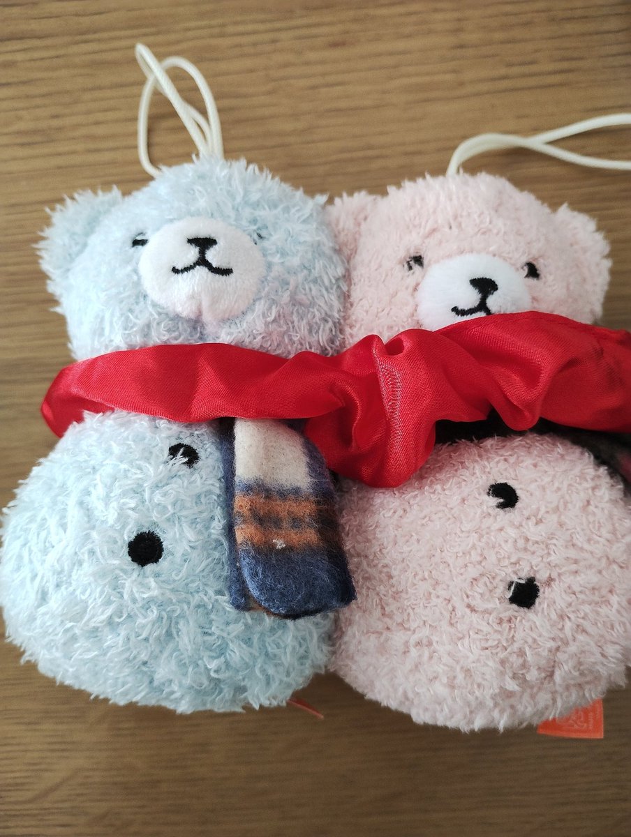 ハウステンボスの巨大ガチャ冬ver.は雪だるま熊ちゃん☺️🩷 3回