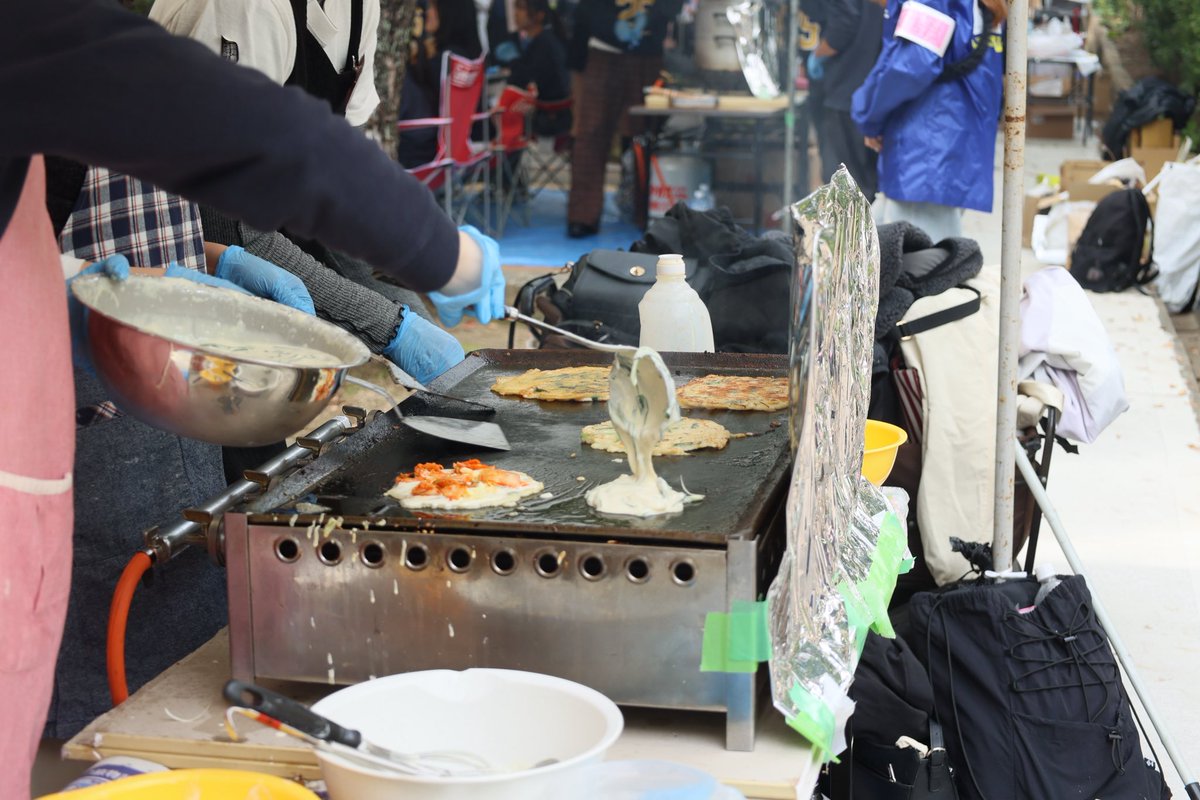 もっとルーツを根付かせたい　KG LINKS
kgpress.jp/kgnews/7055/
学生サークル「ＫＧ ＬＩＮＫＳ」は、模擬店「コリアンぽちゃ４世」で、プレーン、チーズ、キムチの３種類のチヂミを販売した。