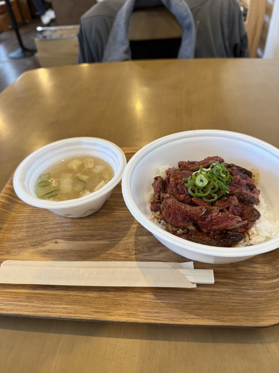 RbReturnbiker's tweet photo. ハラミ丼!
美味し!
食洗機壊れているらしい😅
#littlepine
@cafelittlepine https://t.co/zyueDzIs6x