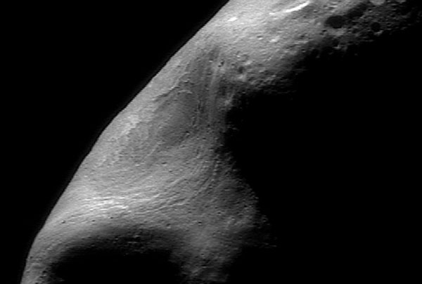 ArchiveOfSpace's tweet photo. 🌌 A Giant Gouge on Asteroid Eros

Asteroid 433 Eros is posing several riddles. NASA's robot spacecraft NEAR began orbiting the 30-kilometer space rock last week, and new pictures are now being beamed back to Earth regularly.  As usual in s...

#NASA #Space #Astronomy #Cosmos https://t.co/w5gDKmoVVN