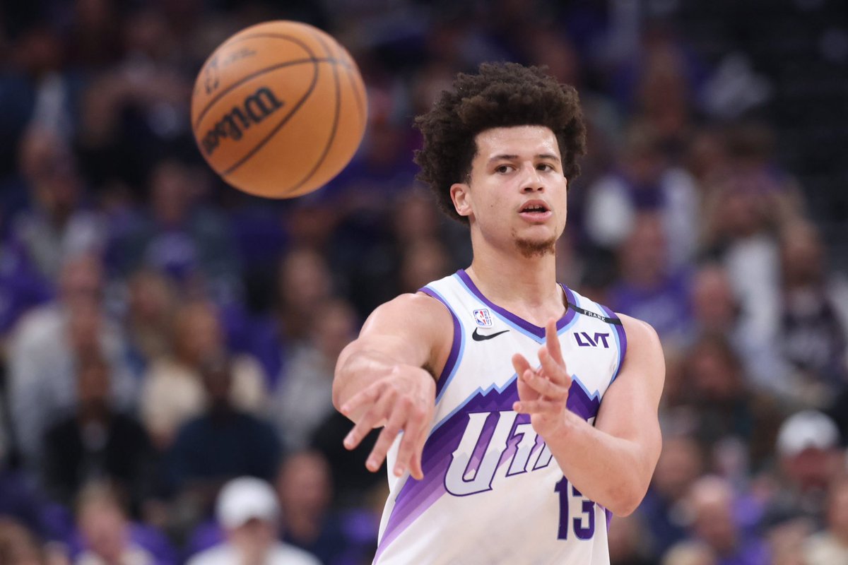 gatorsszn's tweet photo. Walter Clayton Jr tonight vs the Spurs 🐊

17 Points
1 Rebound
5 Assists
2 Steals
6/6 FG
2/2 3PT
3/3 FT
0 Turnovers

PERFECT. https://t.co/wcVMRDddQY