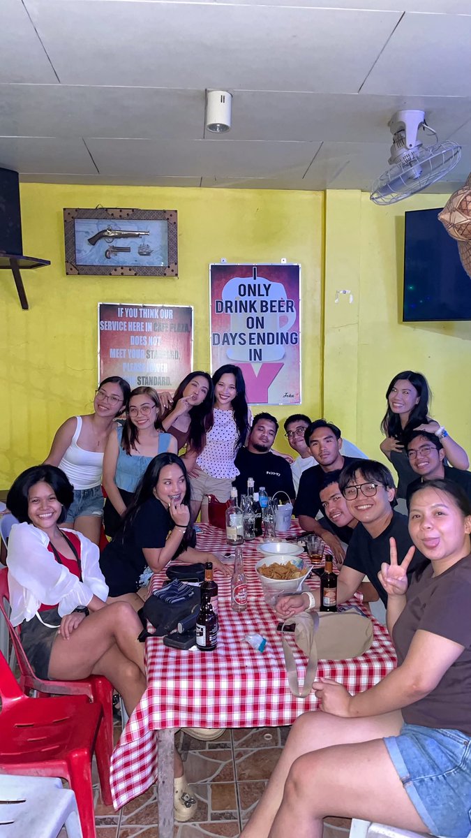 daniceways's tweet image. this photo should be posted here coz these people witnessed my first drink, my worst drunk ass, and my best drunk moments🥹

haaaay ES, complete or not, u will always have my heart