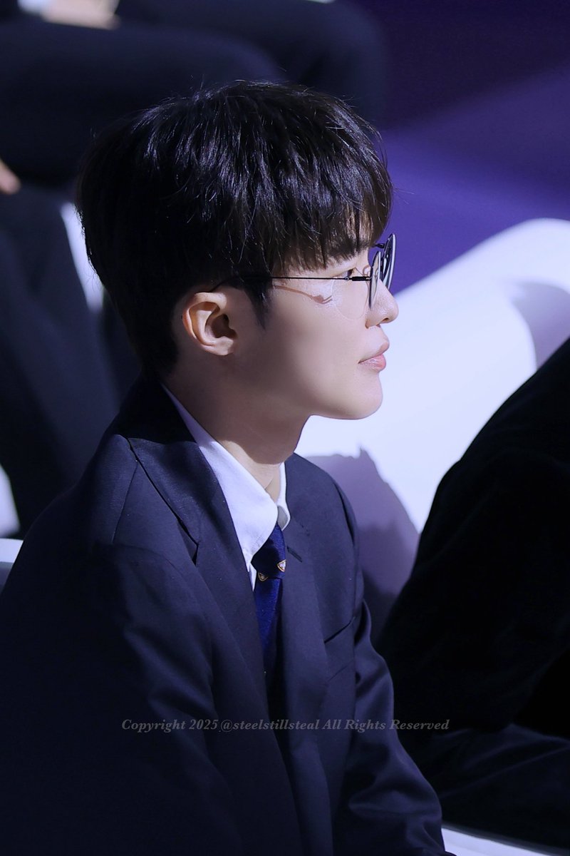 steelstillsteal's tweet photo. 251219 LCK 어워즈 HQ

#Faker #페이커 #이상혁 https://t.co/UT1kZFhQCV